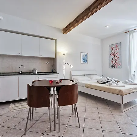 Apartment Palazzo Botero Cozy Studio